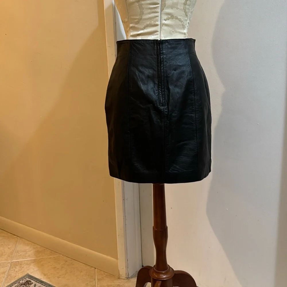 Byrnes & Baker Genuine Leather Soft Black Lined High Waist Zip Up Midi Skirt 10 - Picture 4 of 13